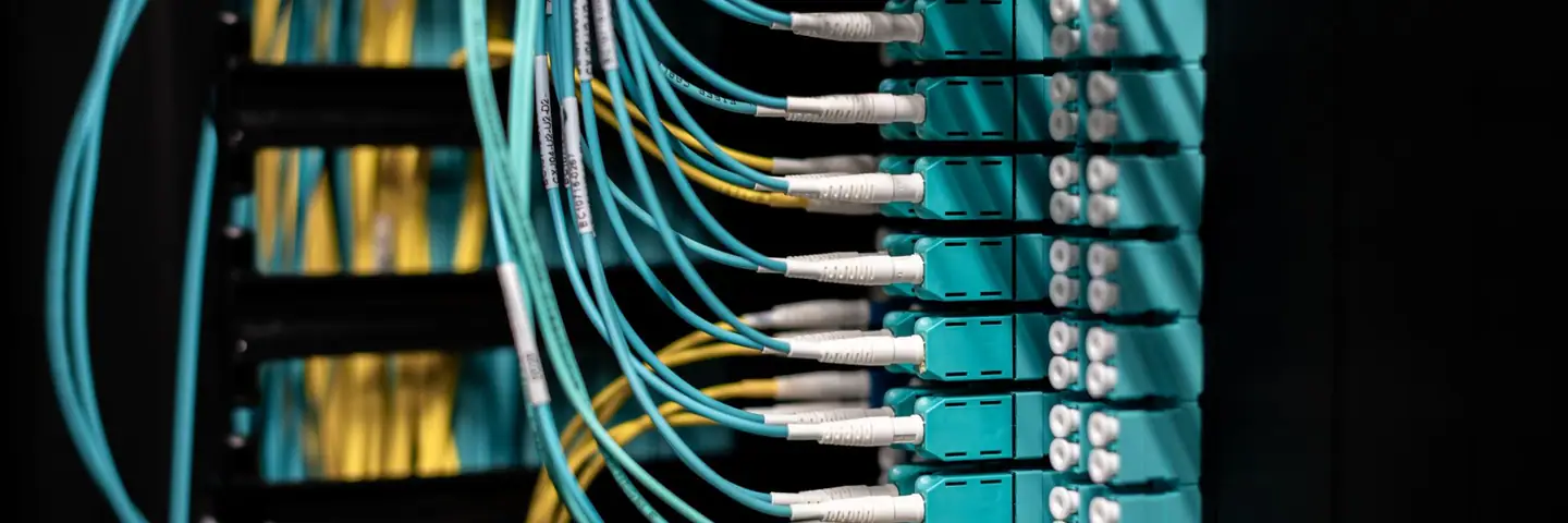 データセンターのサーバー設備のイメージ写真