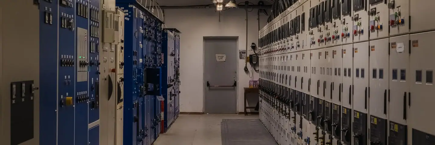 データセンターのサーバー設備のイメージ写真